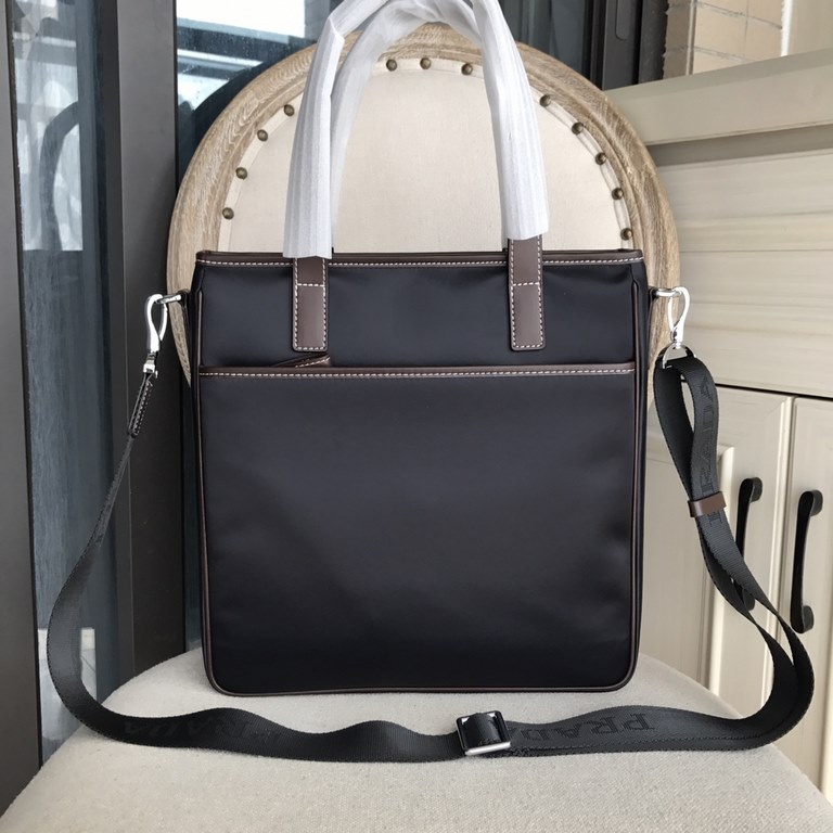 Top counter rat ruthless goods 2022 latest style Prada parachute tarpaulin handbag   crossbody bag super hot models large shipments pull, clamoring counter goods   top original single goods   paper talking about bragging