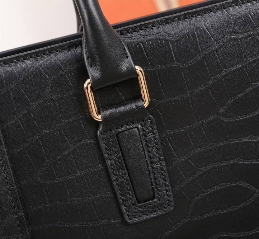 【Top Original Quality】 2022 Newest Prada Briefcase The original European imported cowhide outlines the iconic lines of crocodile pattern, made with imported equipment, fashionable and trendy, counter quality, more zipper