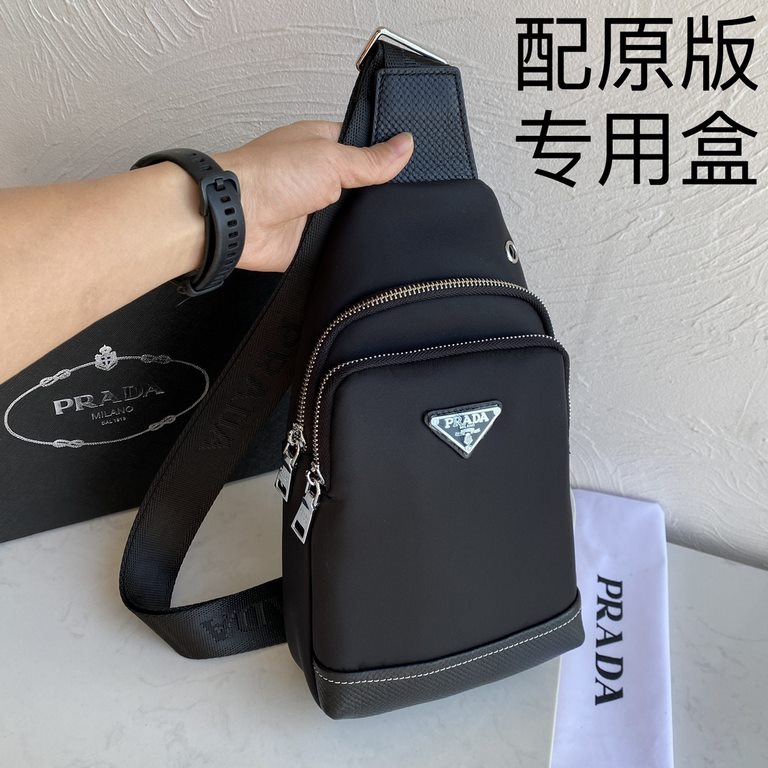 [With the original special box], the latest style, Prada men's chest bag   original single quality using imported nylon cloth material lightweight, comfortable, smooth texture, delicate feel Noble hardware low-profile lu