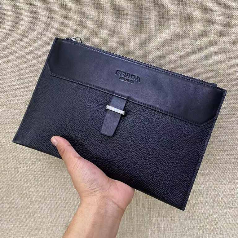 Popular item! Cowhide handbag clutch bag. Drunken new men's bag arrived. Workmanship look at the details, every place is incomparable, exquisite and delicate. The market's most cattle goods, has always insisted on high-e