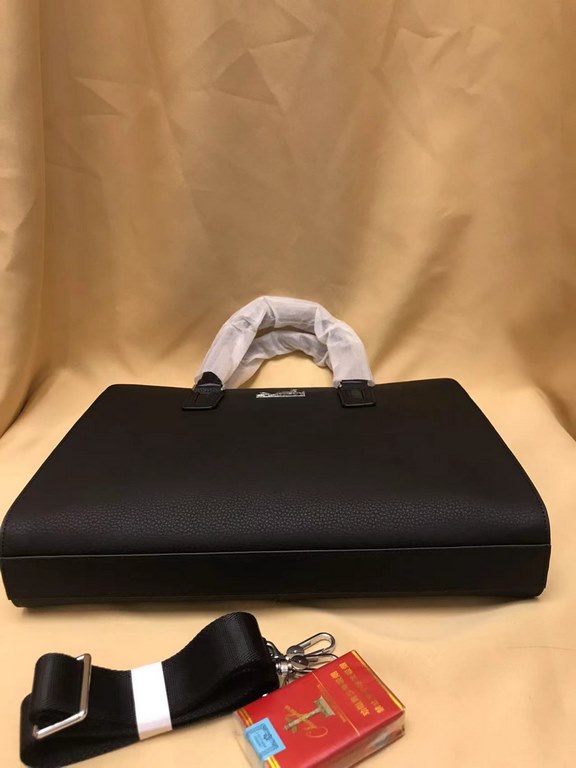 Out of the shipment [Heyha] PRADA Prada. Briefcase Genuine YKK hardware, get your hands on you understand how good Italy    imported brushed cowhide (market exclusivity), removable shoulder strap, the size of the body ca