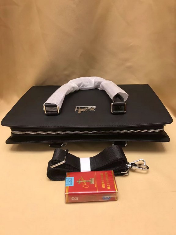 Out of the shipment [Heyha] PRADA Prada. Briefcase Genuine YKK hardware, get your hands on you understand how good Italy    imported brushed cowhide (market exclusivity), removable shoulder strap, the size of the body ca