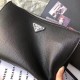 ￥Prada  Soft leather clutch bag! Classic triangular mark   soft original lychee grain cowhide leather   the most classic stowage version   the most suitable for the hands of the size 27-18-6cm, model number 8085