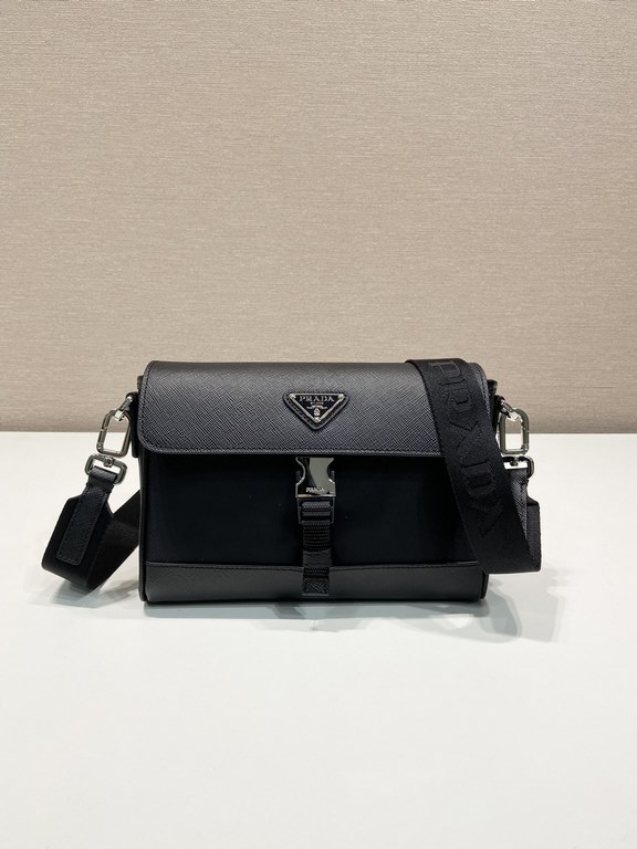 New Post Messenger Bag 2VD044CrossgrainShipped   !Crafted from Re-Nylon recycled nylon and adorned with leather detailing, this shoulder bag showcases a material mix and match design that is full of modernity. The recycl