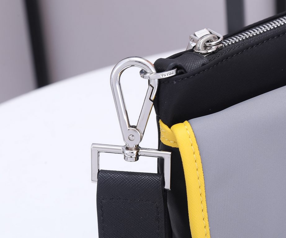 Batch [with original box] P family   Counter newest model handbag 2NH011 Arrival    Made of imported nylon waterproof fabric, detachable leather wrist, Prada logo lining, two inside pockets, one of them with a zipper, di