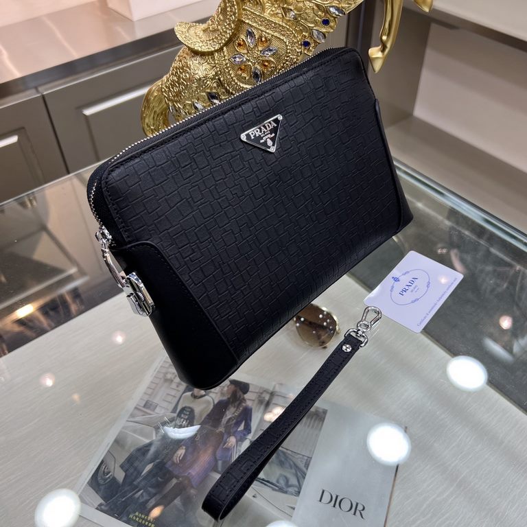 PRADA Prada New Clutch Bag Made of imported cowhide leather with combination lock, top polished stainless steel finish metal fittings, front exterior triangular enamel logo, simple and generous business style Successful 