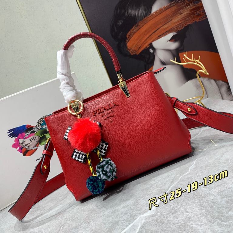 The P's 5003# palm print with crocodile pattern   hot debut, using the official version of the hardware   original cowhide  Prada special lining, size 25-19-13cm handbag with a long shoulder strap   physical shooting  , 