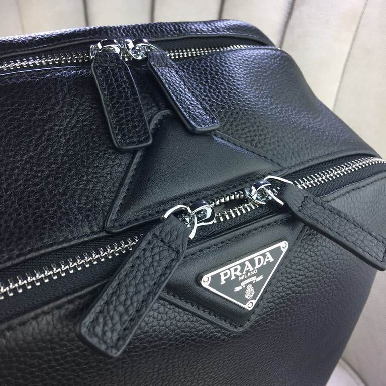 top goods Prada backpack    classic hot shipment pull, without adding any effect) top imported original cowhide, ultra-high definition hardware logo logo, ultra-comfortable feel soft soft leather, ultra-high-tech leather