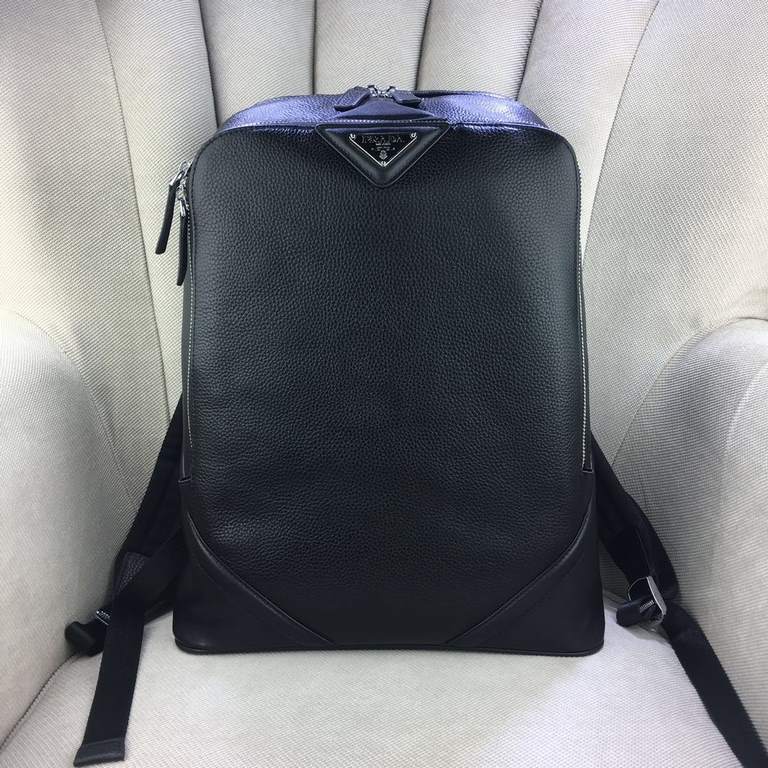 top goods Prada backpack    classic hot shipment pull, without adding any effect) top imported original cowhide, ultra-high definition hardware logo logo, ultra-comfortable feel soft soft leather, ultra-high-tech leather