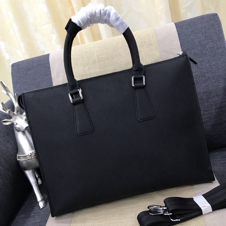 秘秘 [Prada 1807]    Counter the latest explosion of men's briefcases, heavy money to create a new channel goods   Energetic   Ideal for men's   Original hardware  LOGO clear and unparalleled   Top head-layer Cowhide   qua