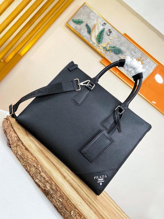 秘 [Prada 1804 】     counter the latest explosion of men's briefcases, heavy money to create a new channel goods   energetic   ideal for men's   the original hardware  LOGO is clear as a bell   top layer cowhide   Quality