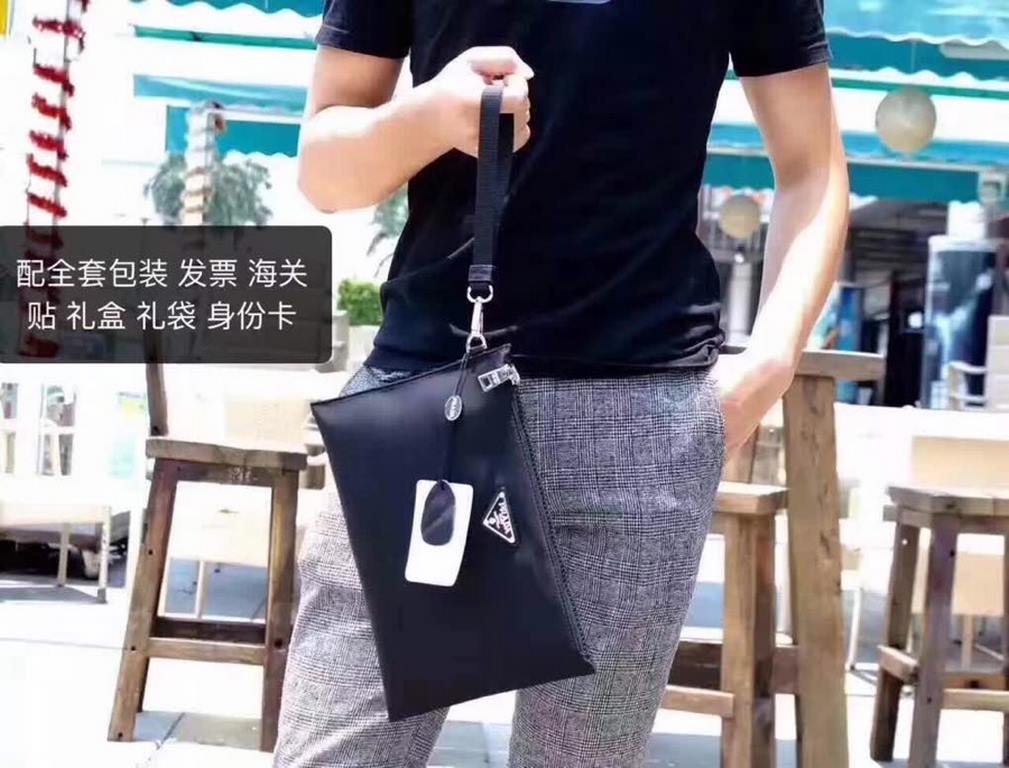 (Batch) Prada [100% original single] early spring new models of ultra-casual hot on the market top original single original single hardware simple atmosphere of the practice of fashionable versatile nylon fabric is the b