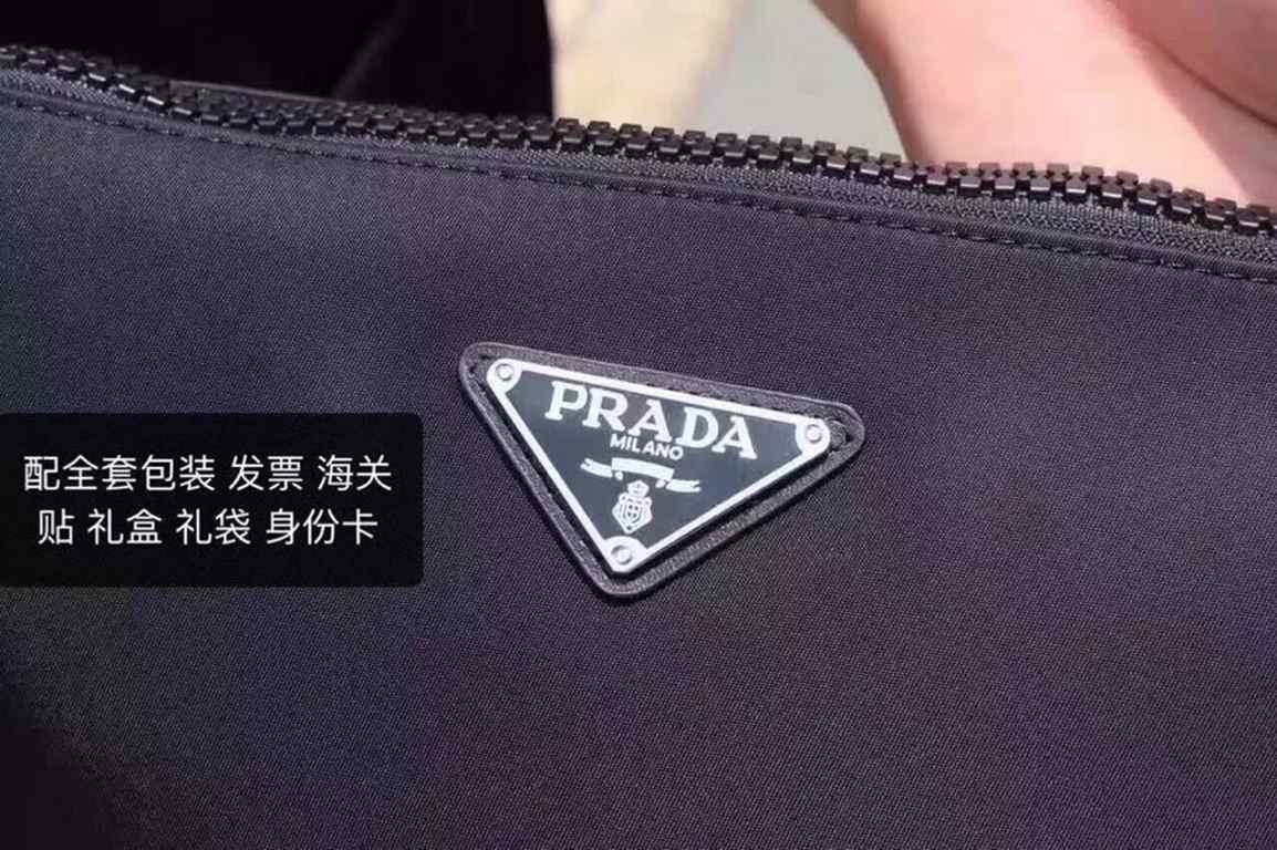 (Batch) Prada [100% original single] early spring new models of ultra-casual hot on the market top original single original single hardware simple atmosphere of the practice of fashionable versatile nylon fabric is the b