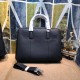 Prada new men's briefcase   imported head layer cowhide, leather feel soft delicate and comfortable, the version of the perfect   excellent effect on the body   , physical   shooting, the effect of the touch, the quality