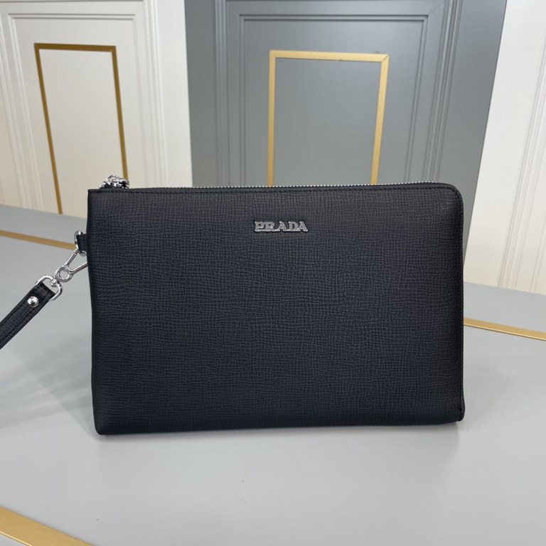 .   Original single goods [love] Prada original single genuine new counter with the same high-end men's casual clutch bag   workmanship is super refined and elegant. With imported raw materials cowhide counter special ha