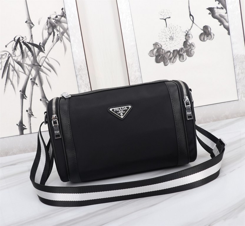 Top counter rat ruthless goods 2022 latest style Prada parachute tarpaulin with imported original leather casual crossbody bag fire models a large number of shipments to pull, clamoring counter goods   top original singl