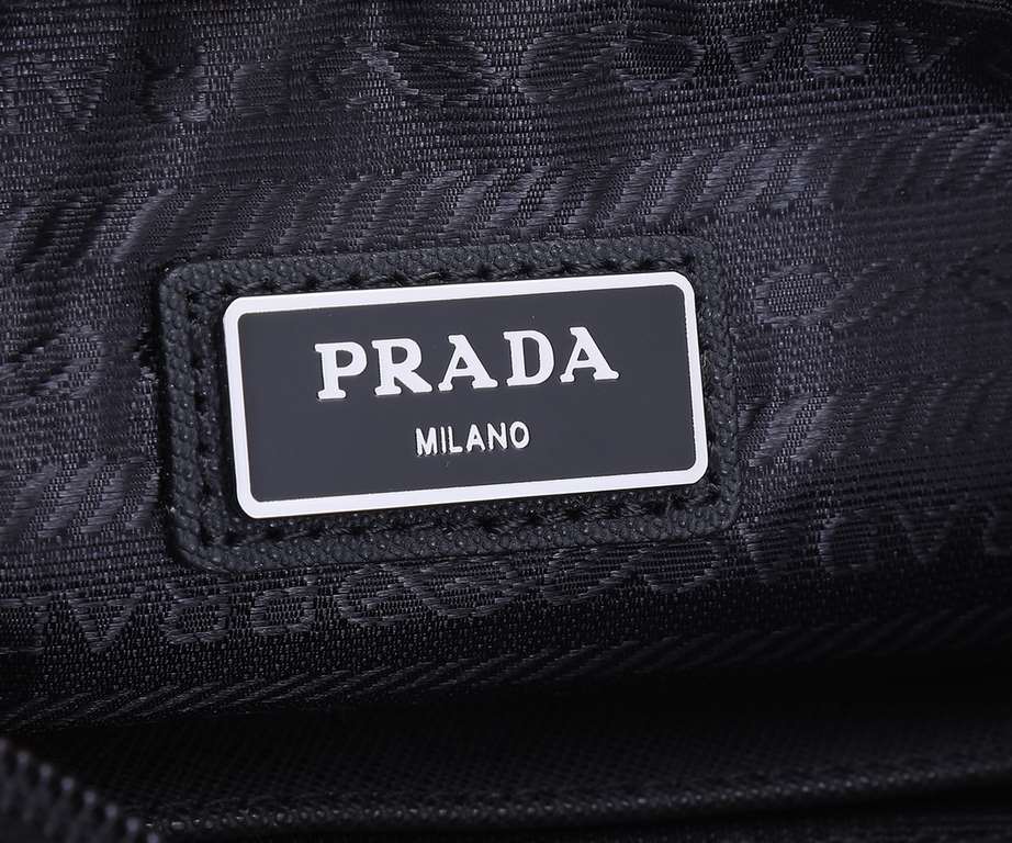 Batch (with original box) P home   Counter newest model handbag 2NH007 arrived    Made of imported nylon waterproof fabric, removable leather wrists, Prada logo lining, two inside pockets, one with a zipper, dimensions; 