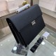 PRADA Prada new men's stereotypical briefcase, made of imported cross grain cowhide leather, with top quality hardware, with a combination lock, in the briefcase series is the best. It is the best in the line of briefcas