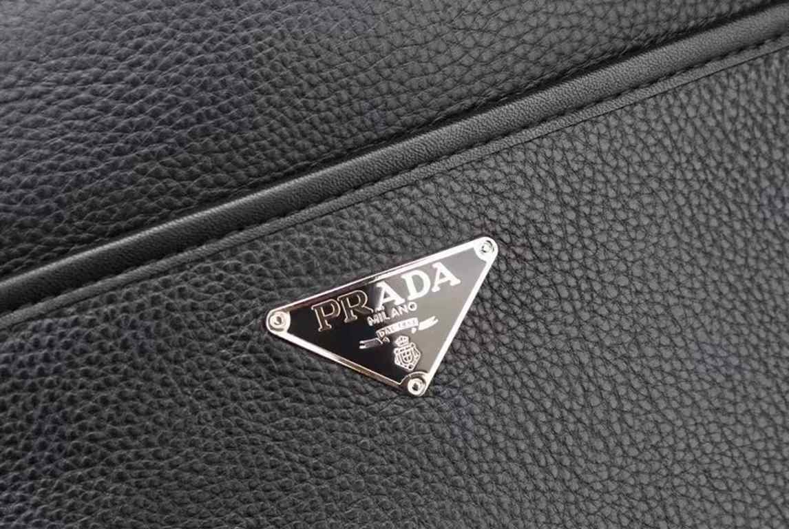 Batch Model 0242-3A. PRADA Prada fall and winter original single channel goods simple atmospheric models version of the effect is very good original hardware accessories Leather special soft counter size 25x27x5