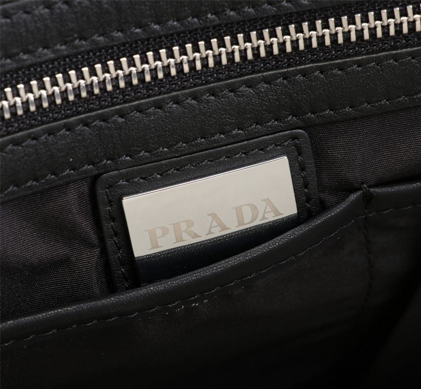 Top quality original single】2022 newest model Prada combination lock briefcase European original imported cowhide sketching iconic lines, using imported equipment, fashionable trend, counter quality, more front zipper po