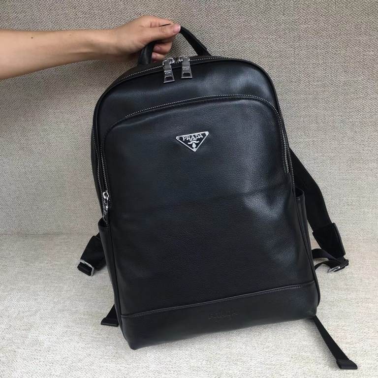 Waiting for a long time finally arrived! The original Italian    P family backpacks this year to create a heavy new channel goods   Energetic business   Ideal for men's    LOGO is clear and unparalleled   Top imported co