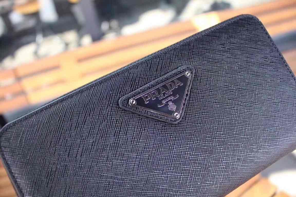 Prada PRADA exclusive new   [Model] 666047 [Original single] small zipper wallet [Size] 19-10.5-2.5 cm [Color] black High-end quality (original single authentic) [Material] with counter box. Prada The counter to purchase