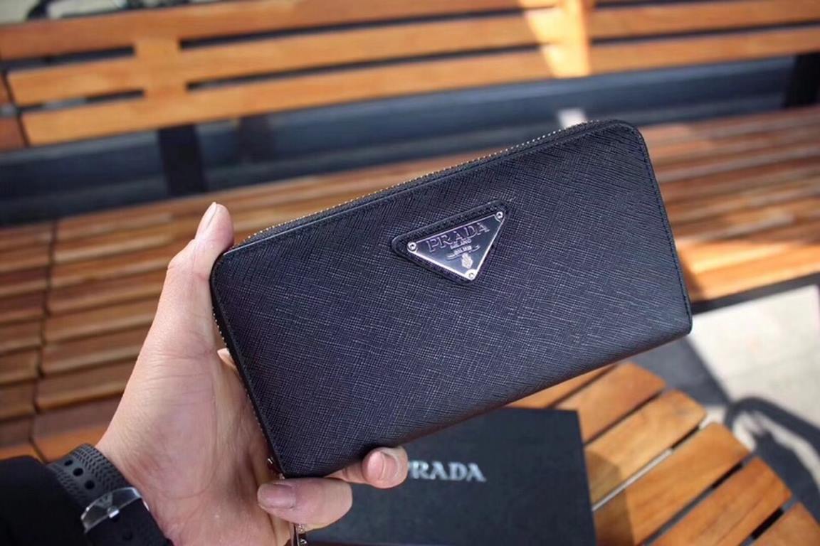 Prada PRADA exclusive new   [Model] 666047 [Original single] small zipper wallet [Size] 19-10.5-2.5 cm [Color] black High-end quality (original single authentic) [Material] with counter box. Prada The counter to purchase