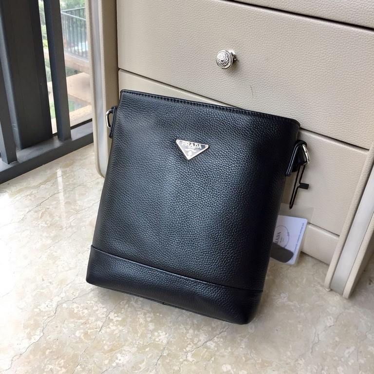 New  Prada 6032# men's top quality, briefcase handbag crossbody bag   hot selling explosive models,   please recognize the leather and details,   high-end atmosphere   upscale   the original quality   the original cow le