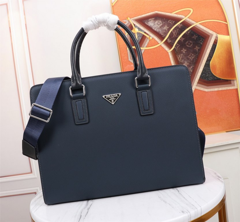 【Top Original Quality】 2022 Newest Prada Briefcase The original European imported cowhide outlines the iconic lines, made with imported equipment, fashionable and trendy, counter quality, more zipper pockets and internal