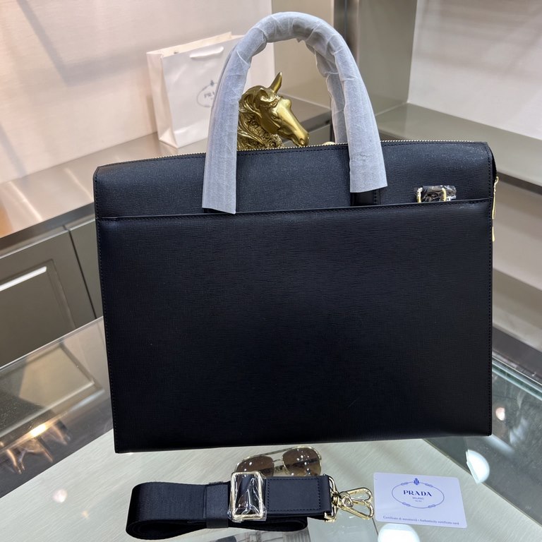 PRADA   Prada new men's stereotypical briefcase, made of imported first layer stereotypical cowhide leather, with top hardware, with a combination lock, in the briefcase series is really the best. Businessmen and trendse