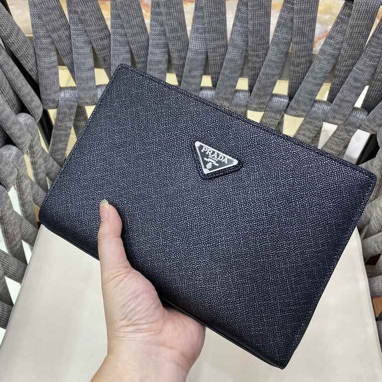 PRADA-Prada latest men's clutch bag   made of calfskin leather Leather is soft and feels superb Configuration code   Practical Details exquisite workmanship High-end atmospheric upscale Casual and generous High-quality  