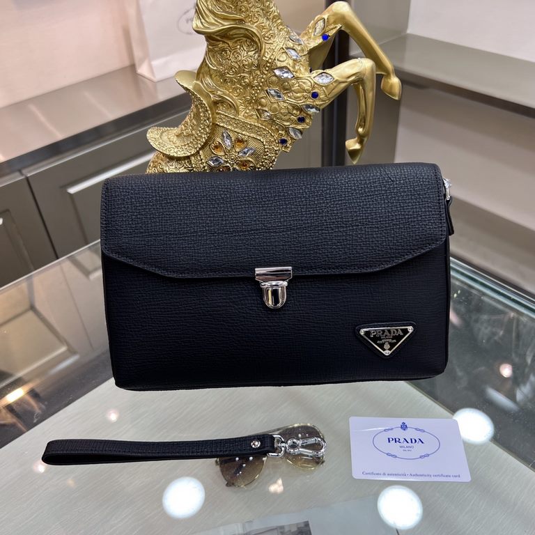 PRADA Prada New Clutch Bag Made of imported cowhide leather with button lock, top polished stainless steel finish metal fittings , front exterior triangular enamel logo, simple and generous style business Successful men'