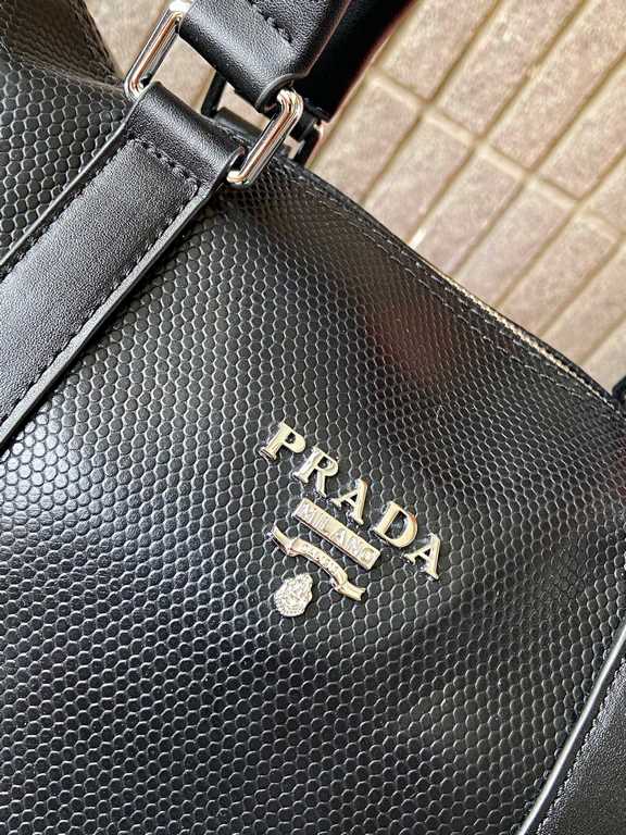 2267-1 Prada Prada new men's bag travel bag handheld crossbody airport bag with exquisite inlay fine work classic versatile physical shooting original original fabrics with small ticket dust bag Size 45  25  21