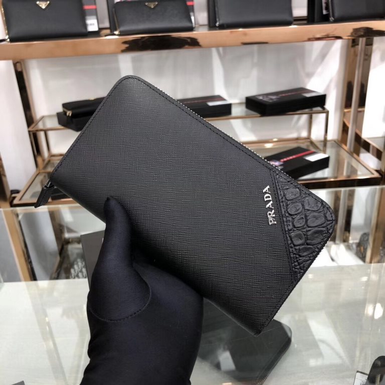 Original quality small zipper wallet [Size] 19-10-2.5 cm [Color] black High-end quality (top quality) [Material] Prada Counter OEM new Original imported cross grain cowhide Authentic imported YKK logo hardware and zipper