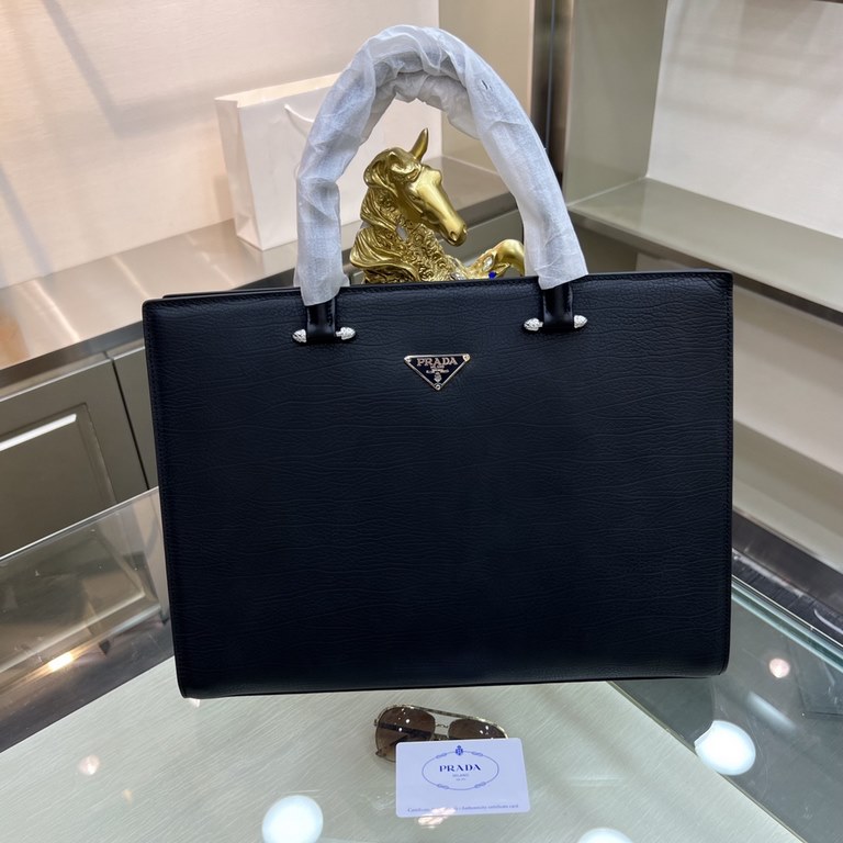 PRADA Prada New Briefcase Made of imported head layer shaped cowhide, top polished stainless steel finish metal accessories , front exterior triangle enamel logo, simple and generous business Successful men's favorite   