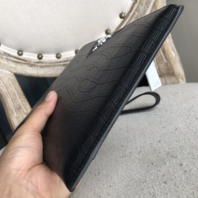 Top counter rat ruthless goods 2022 latest style Prada imported head layer flower leather men's clutch envelope bag fire models a large number of shipments to pull, clamoring counter goods  top original single goods  pap