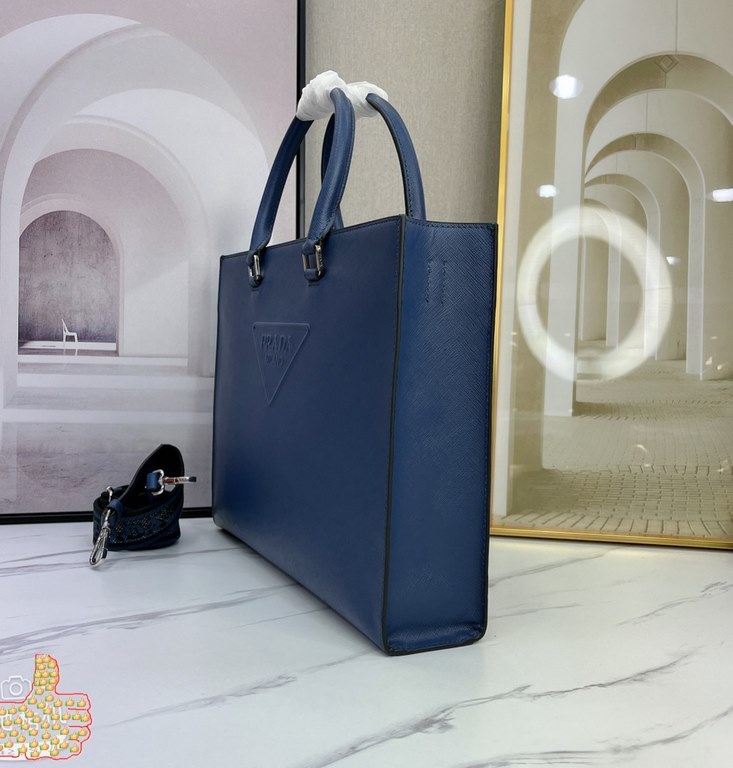 Original single 2106-1 # blue top original single goods Prada counter the latest models, high-end atmosphere, fashion and taste, the latest top counter imported first layer Spanish grain cowhide, texture high-end atmosph