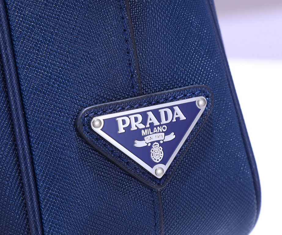 PRADA latest explosive models   Model P8018 [ counter private goods men's briefcase            ] original private goods quality! European original factory special cross grain cowhide ! The original hardware LOGO!   work 