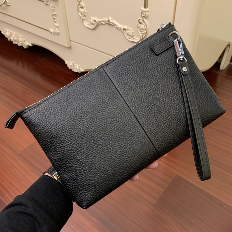 Prada Clutch Bag Exclusive First  616-5 Original Goods    This tote bag is made of imported cowhide leather    Each bag is adorned with PRADA Lightweight and super practical    Length 28XHeight 18XBottom 3cm