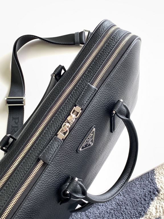 The original official network briefcase Model VE2022-1 # top original single goods Prada counter the latest models, high-end atmosphere, fashion and taste, the latest top counter natural 繂 deerskin, feel soft thickness e