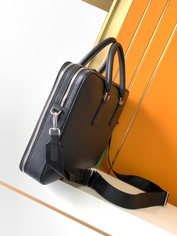 The original official network briefcase Model VE2022-1 # top original single goods Prada counter the latest models, high-end atmosphere, fashion and taste, the latest top counter natural 繂 deerskin, feel soft thickness e