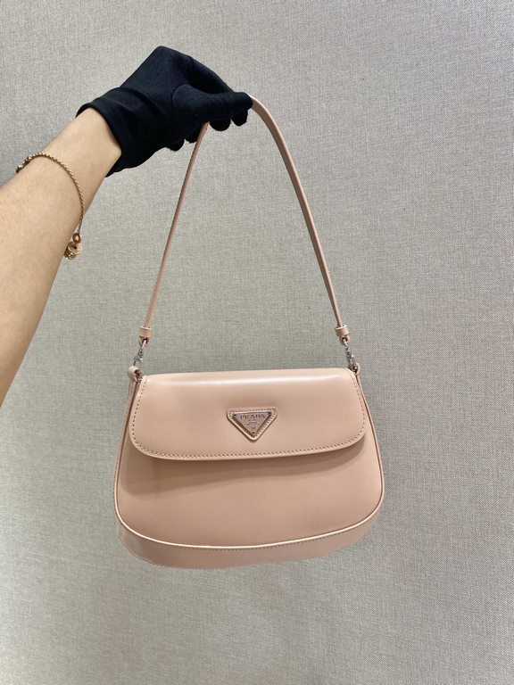 Batch, with counter box   new underarm bag   2021 new vintage underarm bag    This year's hot flap ancient models armpit bag has been very popular, the leather is delicate and smooth Shaped bag design and cool and stylis