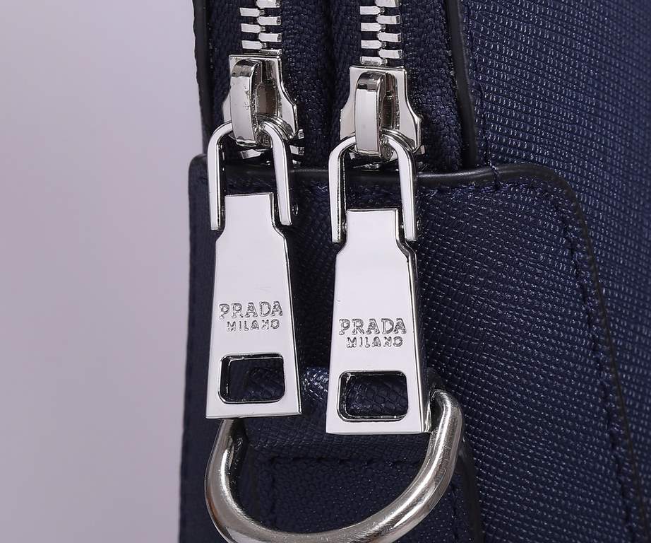 PRADA's latest explosive models   original leather Model 81189-1 (double zipper) [ counter private men's briefcase      ] the original private quality! Cross grain cowhide! The original hardware LOGO!   work first-class 