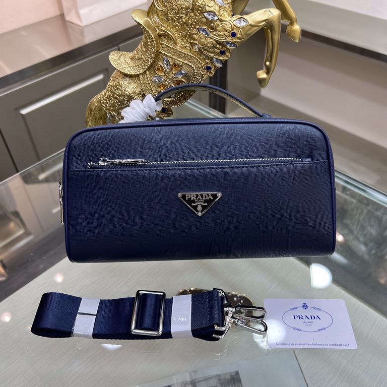 PRADA Prada new clutch bag, shoulder bag shipment, fashionable style, high end gas! Using the first layer of imported cross grain leather cattle with original hardware Home travel must-have products  Model 9508-3Size 27-