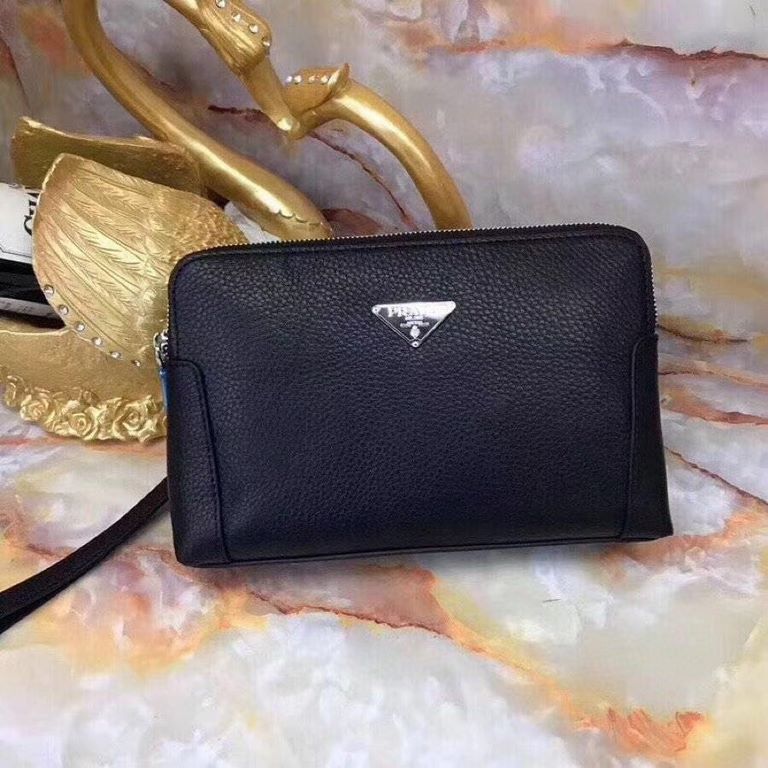 ~ PRADA black double zipper ~ ~    latest models of men's   hand grab bag    using the top Italian imported cowhide    PRADA customized hardware   purchased genuine open molding plate   Inside design card position ~ [shy