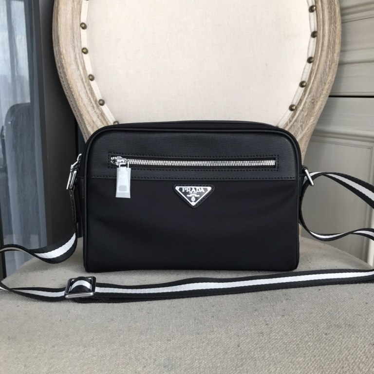 Top counter mouse goods 2022 latest style Prada nylon cloth with leather small crossbody bag universal models super hot mass shipment pull, clamoring counter goods   top original single goods   paper talking about braggi