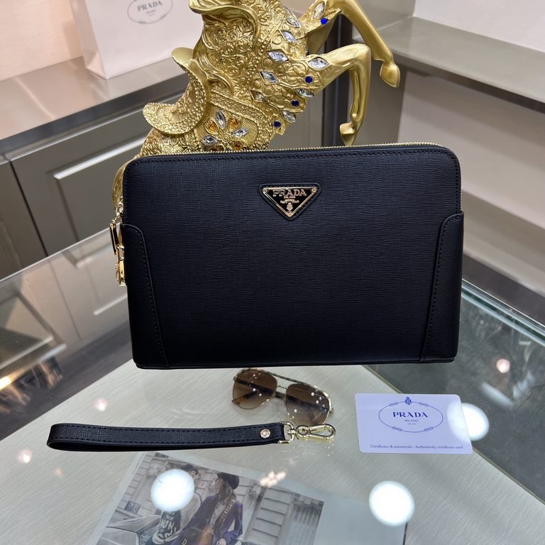 PRADA Prada New Clutch Bag Made of imported cross grain cowhide leather, top polished stainless steel finish metal accessories, front exterior triangular enamel logo, double pull double lock design is more practical and 