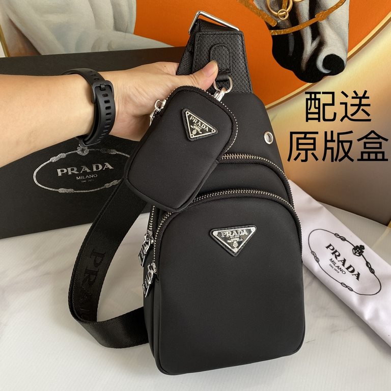 Prada's newest style, men's chest bag   original single quality Made of imported nylon cloth lightweight, comfortable, smooth texture, delicate feel Noble hardware Low-profile luxury connotation Fashion casual handsome C