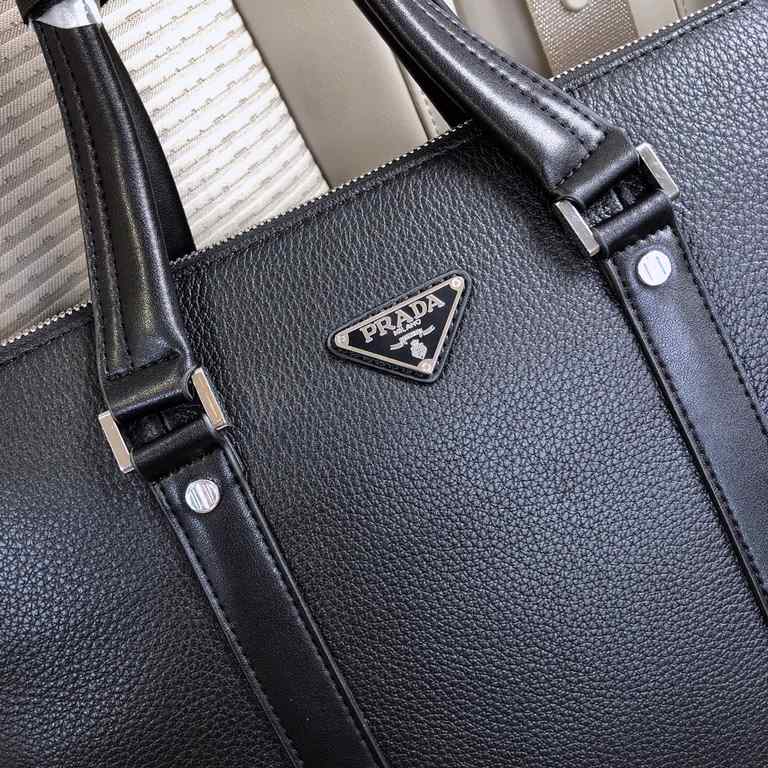 秘秘 [Prada 1868 top quality]    Counter the latest explosion of men's briefcases, heavy money to create a new channel goods   Energetic   Ideal for men's style   The original hardware  LOGO clear as day   Top head layer c