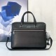 New [love] Prada single genuine new counter with high-end men's casual briefcase   workmanship is super refined and elegant. With imported raw materials cowhide special lining bag. Leather feel soft and comfortable super